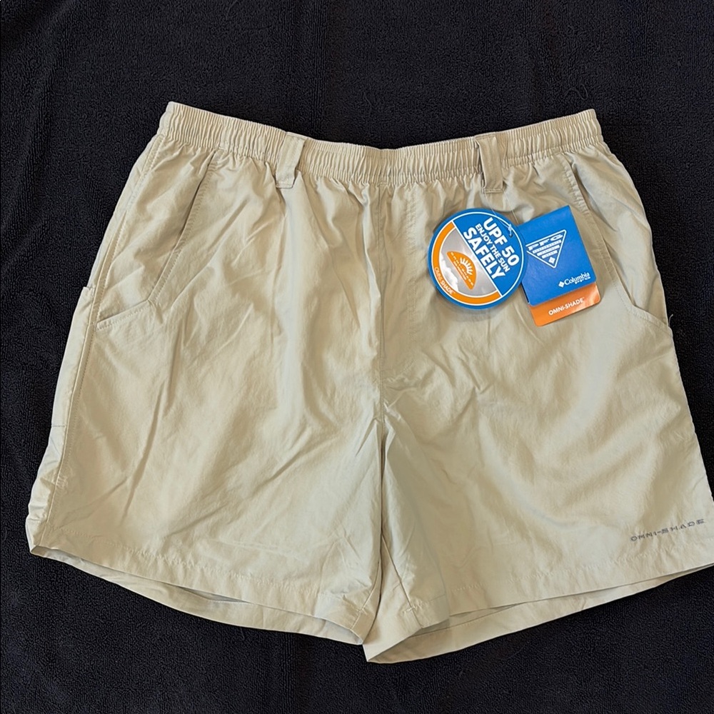 Columbia Khaki PFG  Outdoor Shorts/Swim Size Medium